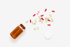 scattered-colorful-pills